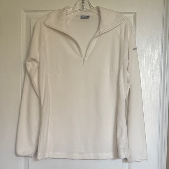 Columbia Sweaters - Columbia Women's White Cowl Neck soft fabric‎ M
